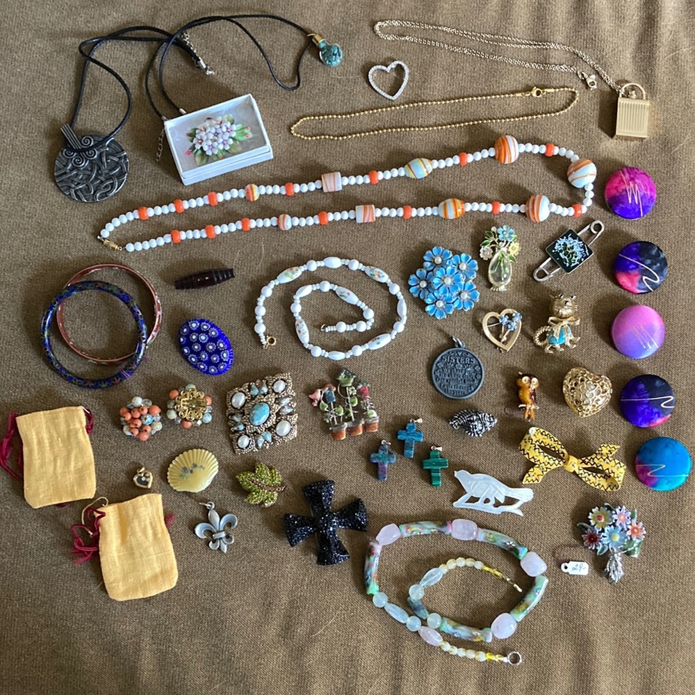 40+ Pieces of Vintage + Modern Costume Jewelry Lot / Wholesale / Bundle